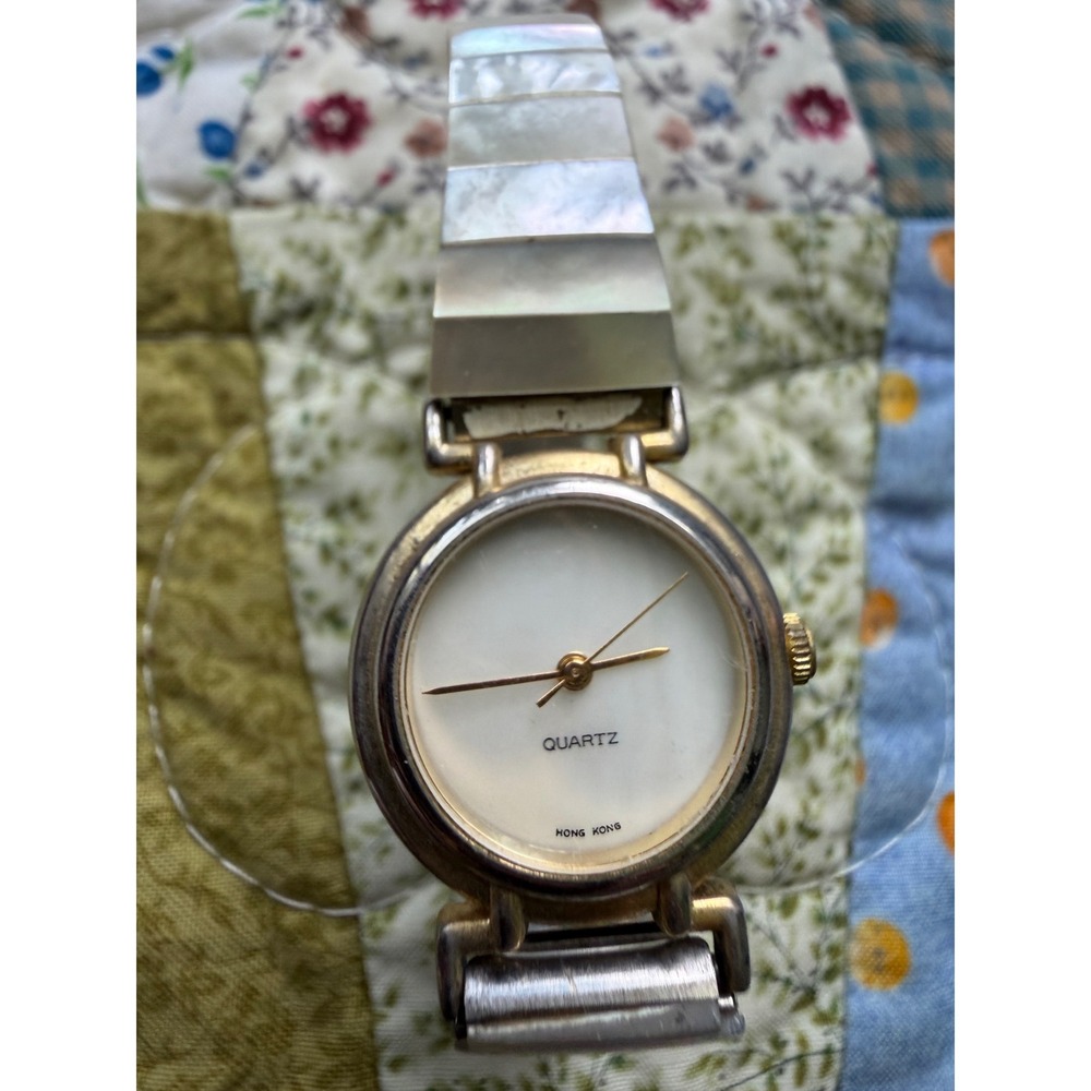 Quartz Mother of Pearl Expansion Watch Women OS Cream Iridescent Shell Tile
